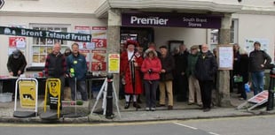 Trusty fundraisers brave gales for Island