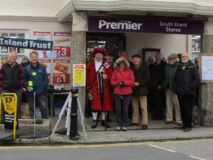 Trusty fundraisers brave gales for Island