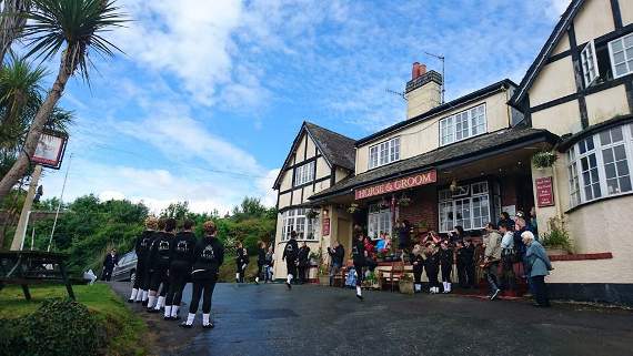 Horse and Groom raises more than £1,780 for the Brain Tumour Charity and Erme Valley RDA