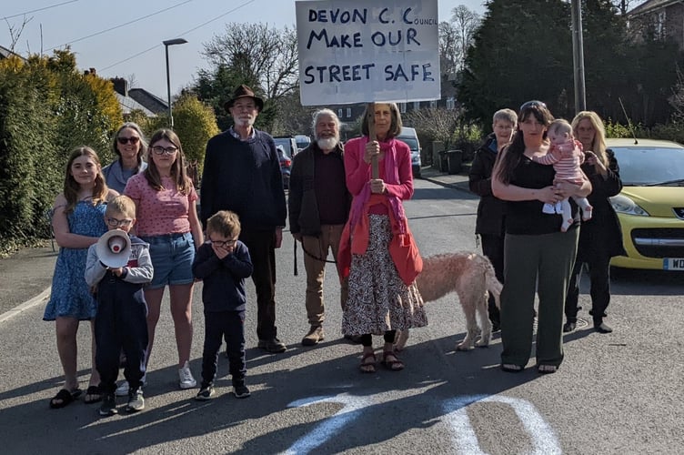 Collapark and Smithfields residents campaigning for safer roads