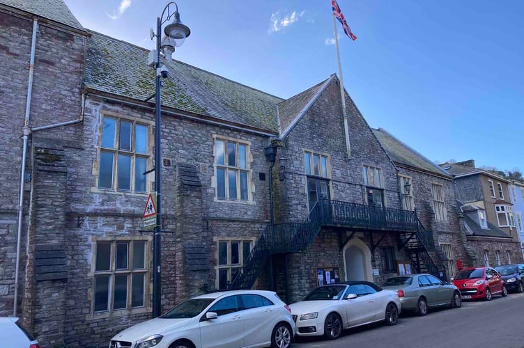 Town council adopts refugee fund policy