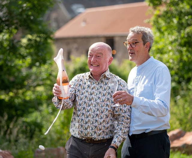 Fizz flows for new river bank winery