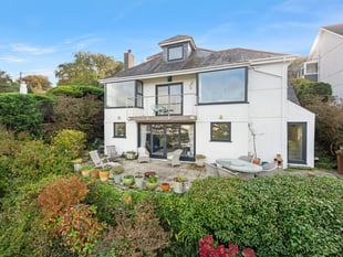 Look inside this countryside home that has “superb” panoramic views