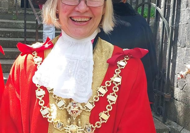 Concern in Totnes over 'truth speakers' conference