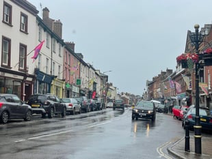 Parking proposals for 8 Devon towns revealed - one hour free then pay