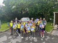 Ivybridge Brownies visit their local police