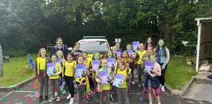 Ivybridge Brownies visit their local police