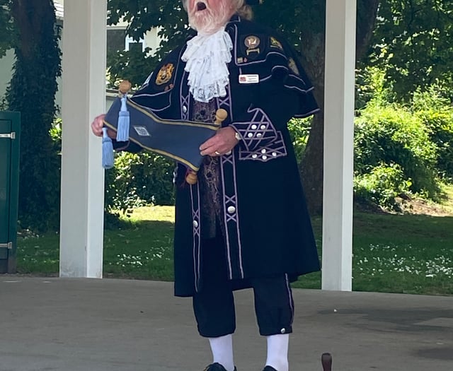 "Oyez, oyez, oyez 