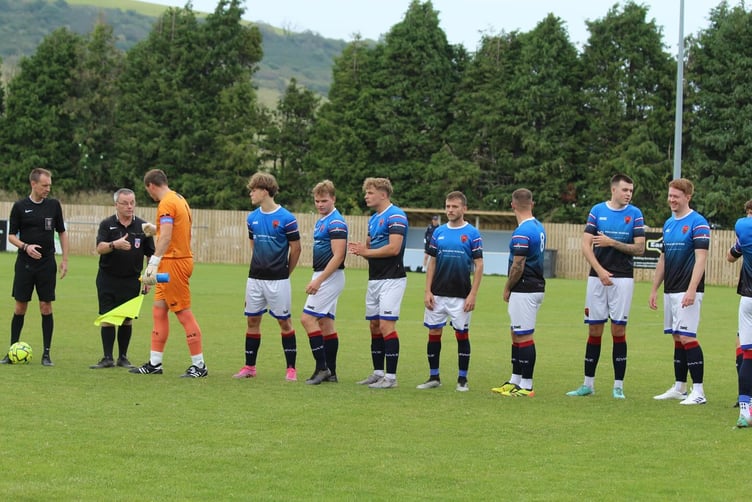 Stoke Gabriel & Torbay Police players lining up