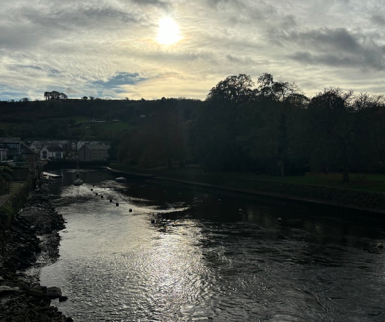 Carolyn Norris Moon over the Dart