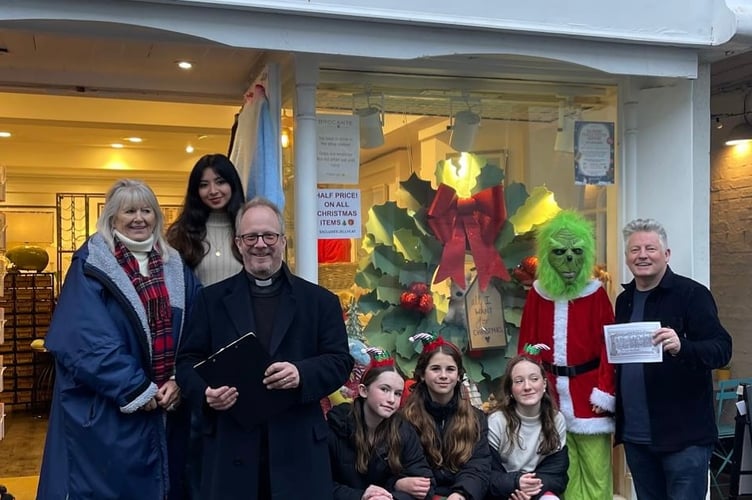 Brocante winner with Daniel french
Over 60s terrace gets festive