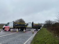 Crash causes traffic chaos on Roborough Down road 