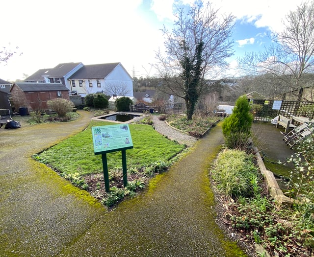 Kingsbridge Community Garden hosts art and photography exhibition