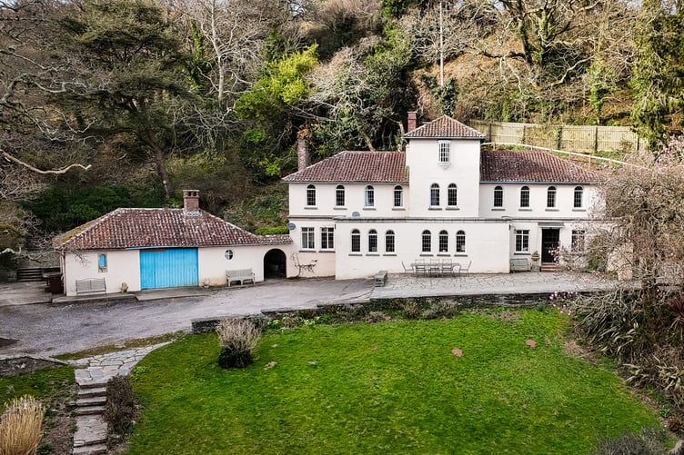 A stunning home with links to Daniel Defoe and the real-life Robinson Crusoe has been put up for sale - for more than £3M. Photo released March 21 2025. Villa Crusoe was built in the early 1920s by the wealthy Wade family from Bristol who hosted a range of distinguished guests. On one occasion they are said to have entertained Daniel Defoe as he met a gentlemen there called Alexander Selkirk, who told the author of his epic adventures. This is widely believed to have inspired the story of Robinson Crusoe, that went on to become of one the most beloved books in literary history.