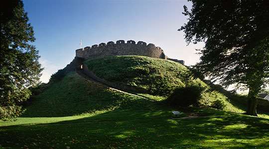 Totnes Castle closure sparks economic concerns