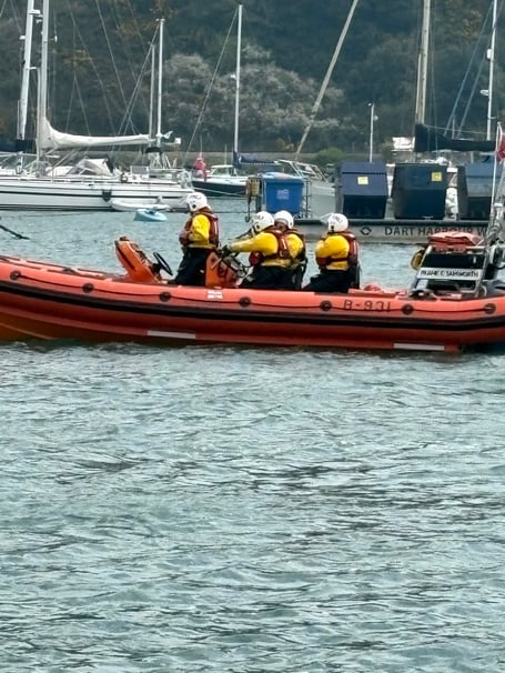 Dart RNLI searces the area with a RIB