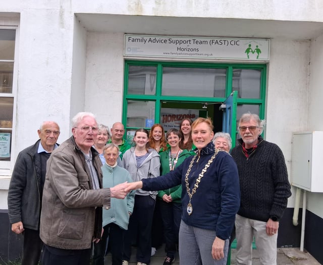 Kingsbridge Twinning Association donates money to FAST Youth Club