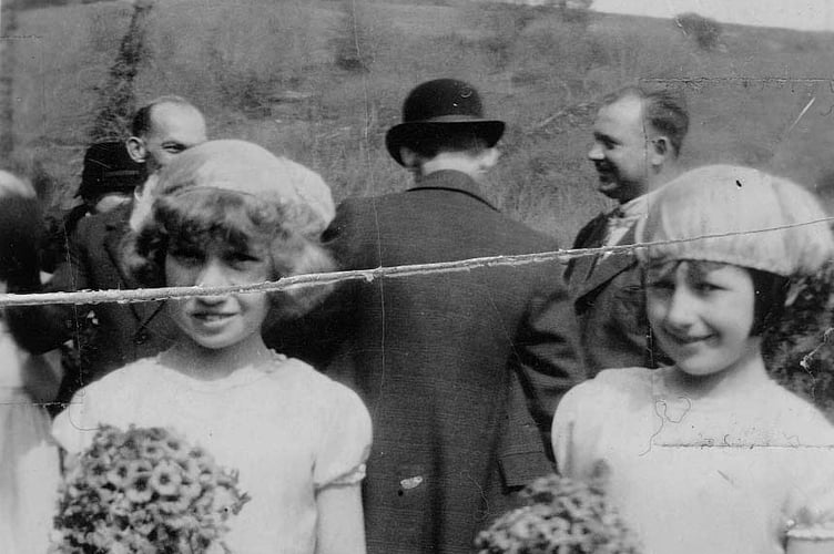 Iris Grills (on the left) and Daphne Ball at Rose Cottage, South Milton