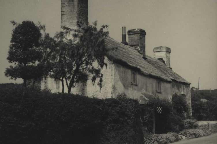 Cottages at East Charleton 1936. The nearest cottage is now called Canary Cottage.