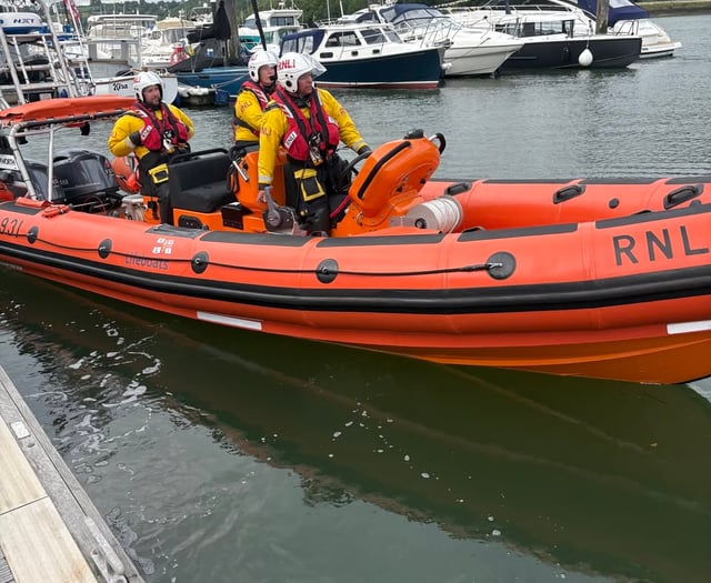 Dart RNLI aids yacht in distress near Compass Cove