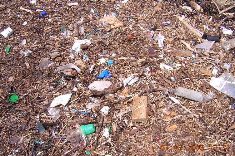 Plastic litter - Nigel Mortimer