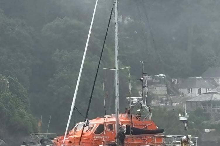 Salcombe RNLI assists a stricken yacht