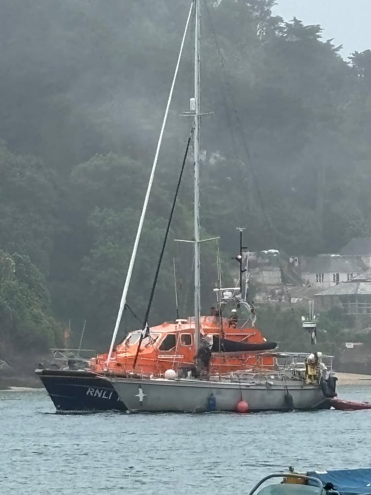 Salcombe RNLI assists a stricken yacht