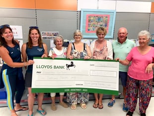 Salcombe Rowing Club raises £2,000 for Kingsbridge Food bank