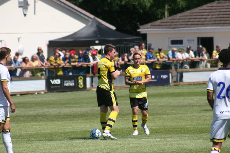 Kick-off between Buckland Athletic and Torquay United