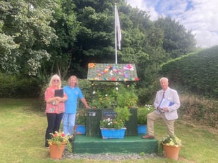 Woolwell in Bloom: Judges examine the displays