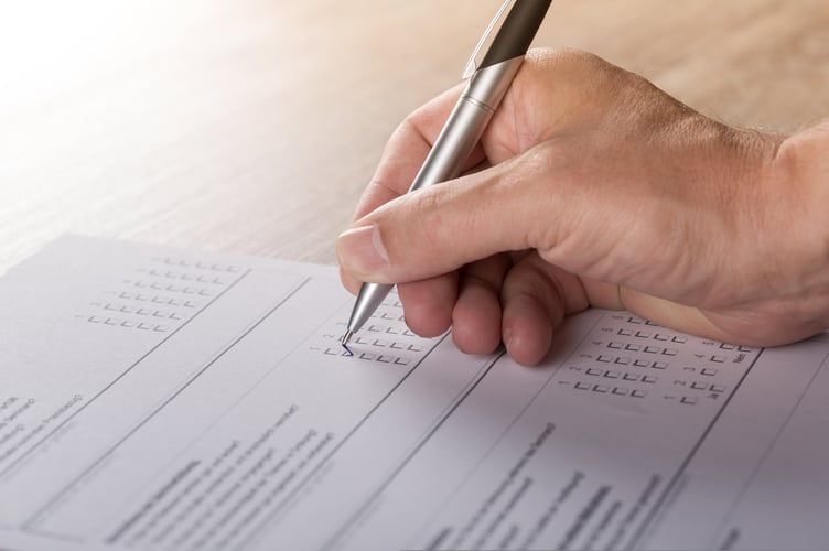 Opinion poll by Andreas Breitling from Pixabay