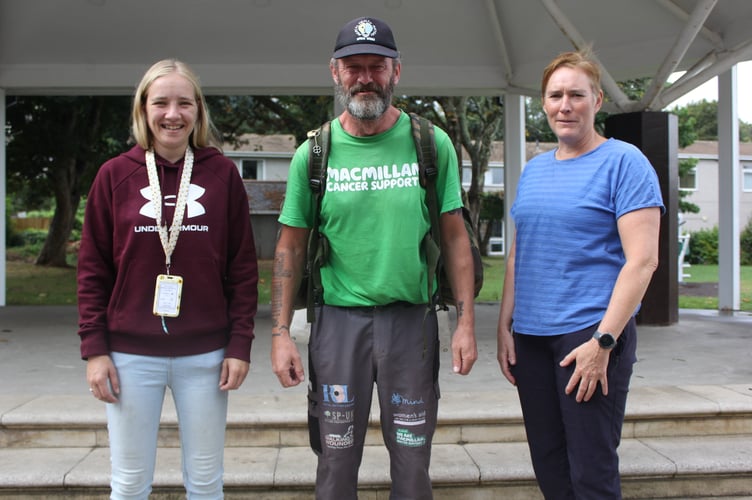 Jason Holbrook (middle) with Julia Wingate (right) and Lauren (left).
