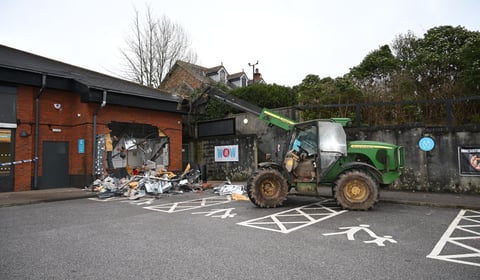 Devon police seek Plympton ram-raiders