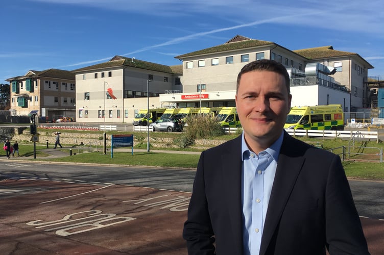 Shadow health secretary Wes Streeting at Royal Cornwall Hospital in Truro (Image: Richard Whitehouse/LDRS)