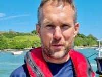 Salcombe RNLI station hosts RNLI chief executive Peter Sparks