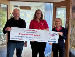 Dartmouth golfers make four-figure donation to Devon Air Ambulance
