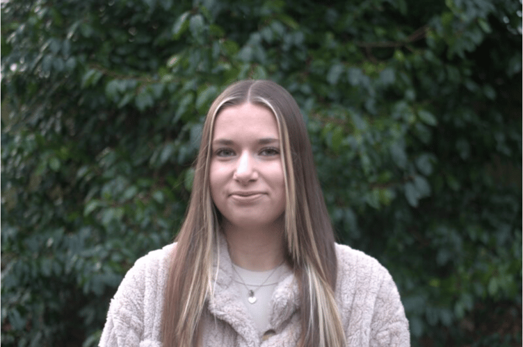 Totnes Independent School Teaching Assistant Sian Wells has been nominated for a national award.