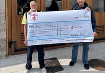 Devon golf captains support Dart RNLI with generous donation